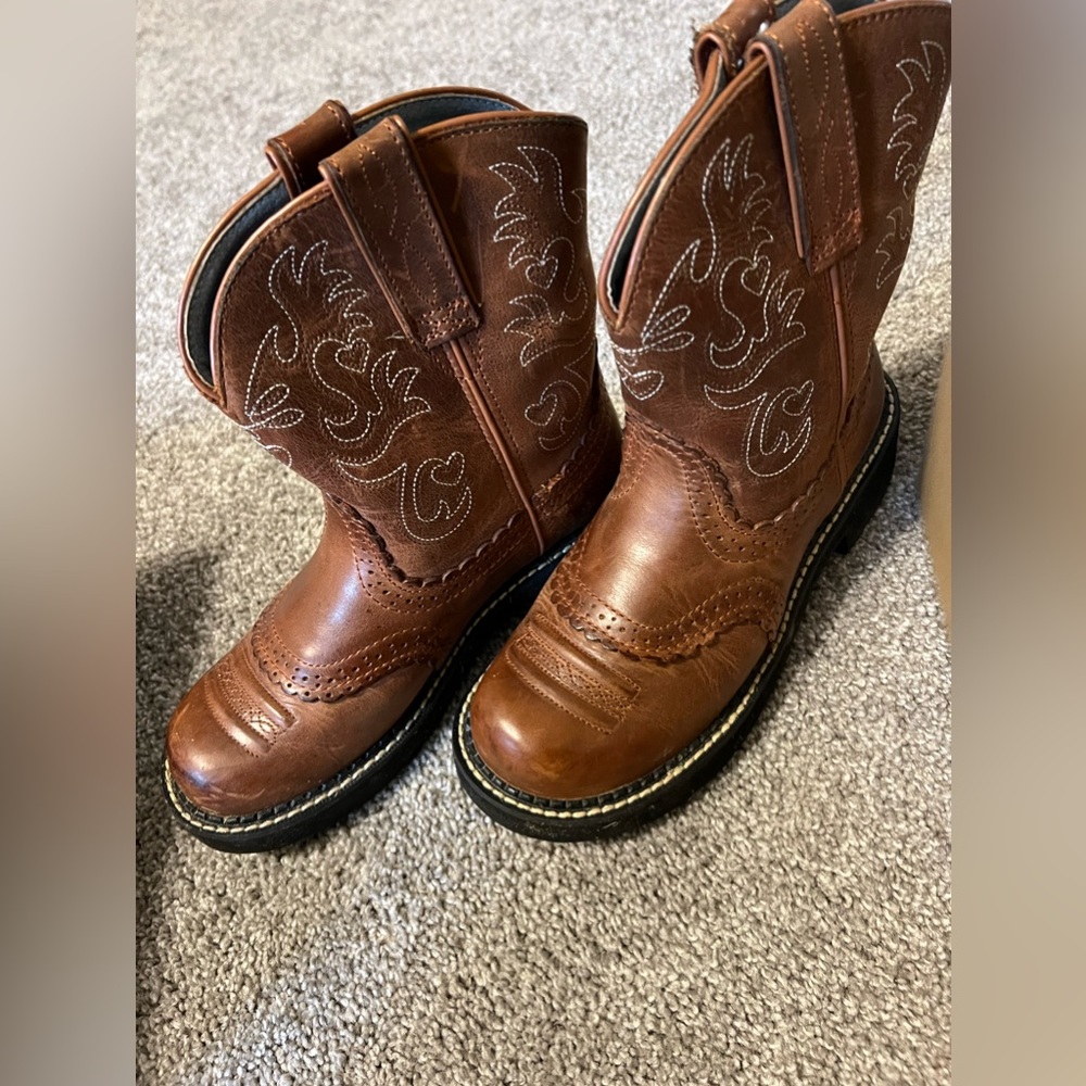 Ariat boots new in box